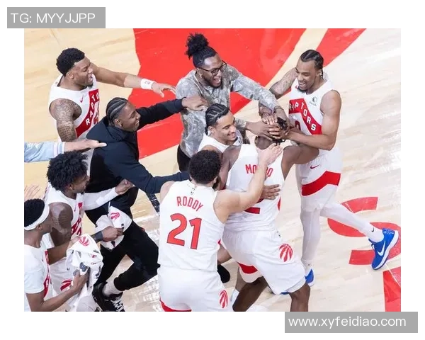 2019年快船与猛龙赛后温情拥抱展现体育精神与友谊的美好瞬间